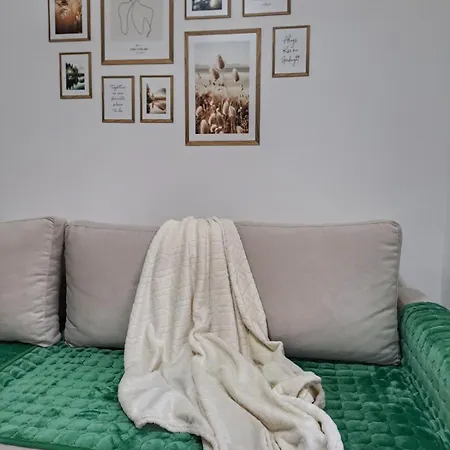 Phoenix Apartment *